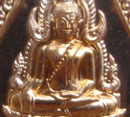 เหรียญเสมา พระพุทธชินราช รุ่นจอมราชันย์ เนื้อทองทิพย์ ปี2555 หมายเลข3789 พร้อมกล่องเดิม