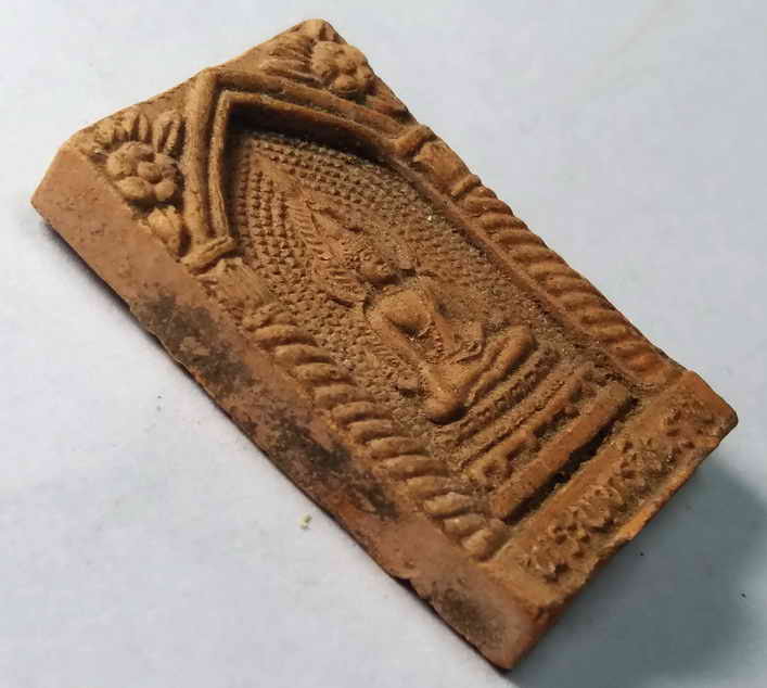 100 บาท พระพุทธชินราชเนื้อดินเผา หลวงปู่อ่อน วัดเนินมะเกลือ อำเภอวังทอง จังหวัดพิษณุโลก  สภาพสวยที่ส