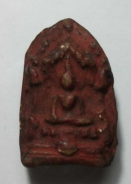 พระเนื้อดินพิมพ์ซุ้มปราสาท กรุวัดประยูรวงศาวาส ลงรักแดงผิวเดิมๆ 