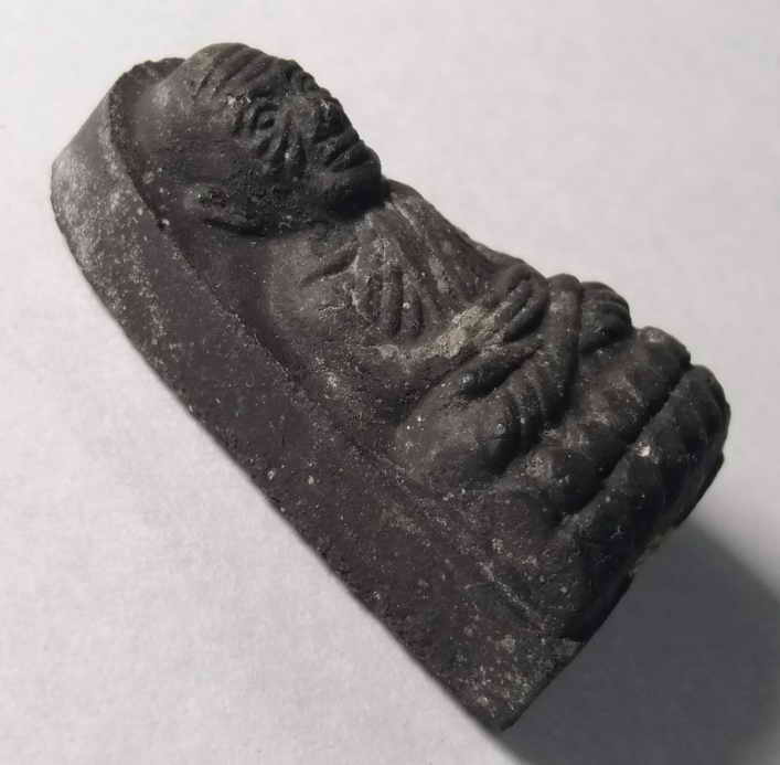 20 บาทหลวงปู่ทวด วัดช้างให้ เนื้อผงใบลาน หลัง หมายเลข 9 ไม่ทราบปีที่สร้าง น่าจะออกวัดอื่น ที่ไม่ใช่ว