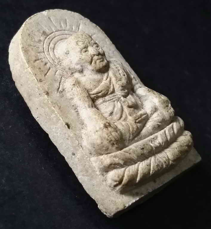 40 บาท หลวงปู่ทวดเนื้อผงพุทธคุณ หลังยันต์นะ ผมว่าคงไม่ได้ออกวัดช้างให้ ขออนุญาต webmaster ลงกระดานนี