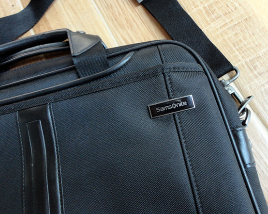กระเป๋า Samsonite ของแท้ ใส่เอกสาร,ของใช้มีช่องใส่โน๊ตบุด สีดำสวย ช่องเยอะ 