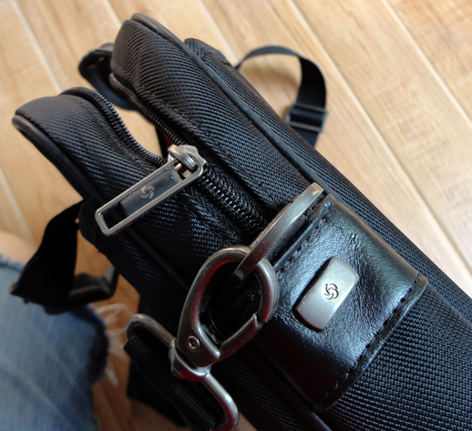 กระเป๋า Samsonite ของแท้ ใส่เอกสาร,ของใช้มีช่องใส่โน๊ตบุด สีดำสวย ช่องเยอะ 