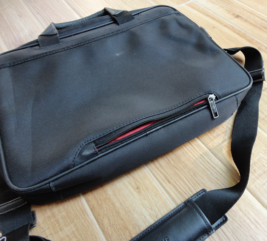 กระเป๋า Samsonite ของแท้ ใส่เอกสาร,ของใช้มีช่องใส่โน๊ตบุด สีดำสวย ช่องเยอะ 