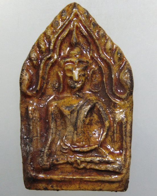 ๒๐ พระขุนแผนดินเผาเคลือบ 