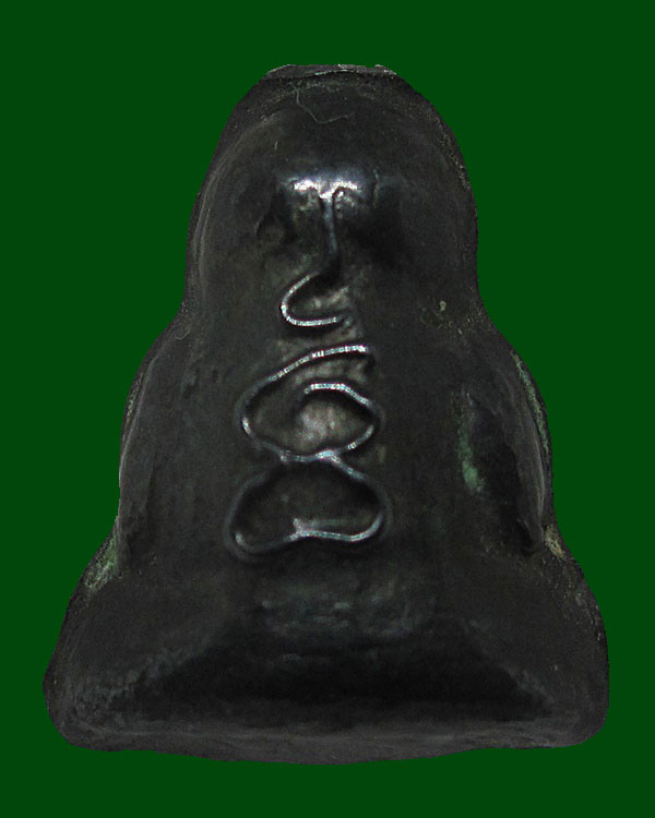 พระปิดตาหลังยันต์ หลวงปู่ใจ วัดเสด็จ จ.สมุทรสงคราม เนื้อเมฆพัตร