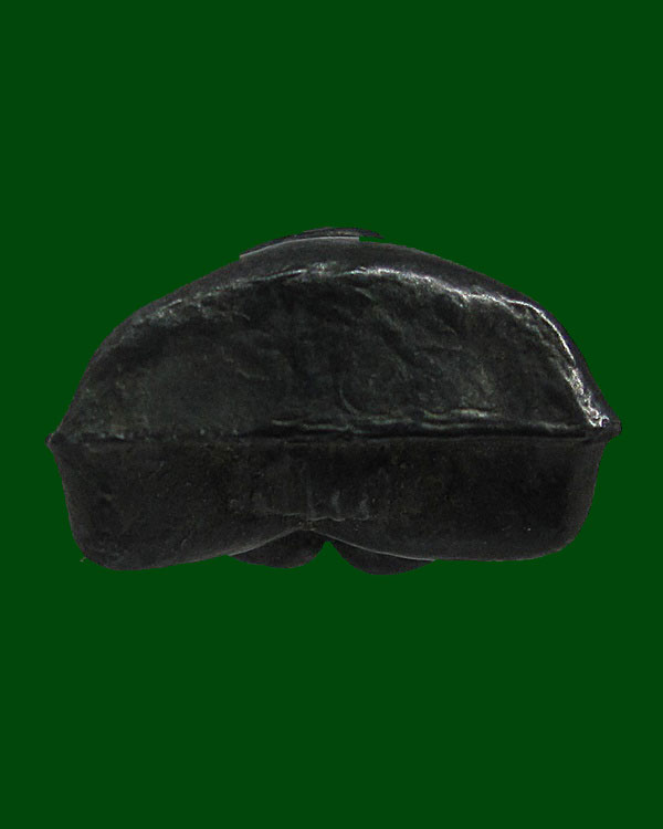 พระปิดตาหลังยันต์ หลวงปู่ใจ วัดเสด็จ จ.สมุทรสงคราม เนื้อเมฆพัตร