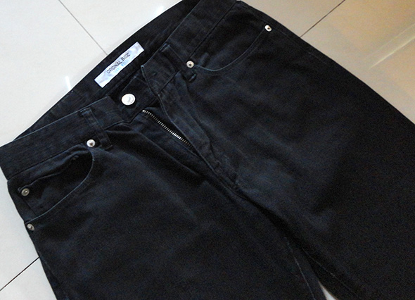 ยีนส์ UNIQLO ของแท้ สีดำ สวยๆ ORIGINAL BASIC รุ่น Light Weight S-001 แบรนด์ดังญี่ปุ่น