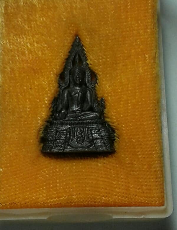 พระพุทธชินราชเนื้อทองเหลือง รุ่นปฏิสังขรณ์ +กล่องเดิมๆ เคาะเดียวแดง