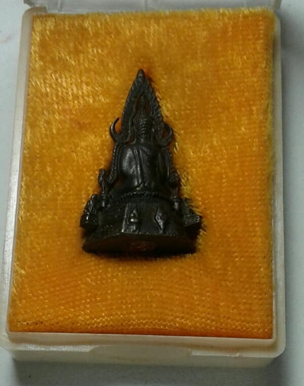 พระพุทธชินราชเนื้อทองเหลือง รุ่นปฏิสังขรณ์ +กล่องเดิมๆ เคาะเดียวแดง