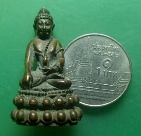 **วัดใจ**พระกริ่งภูริทตฺโต (กริ่งหลวงปู่มั่น ภูริทตฺโต) เนื้อโลหะผสม ใต้ฐานตอกโค้ด**สวยๆ