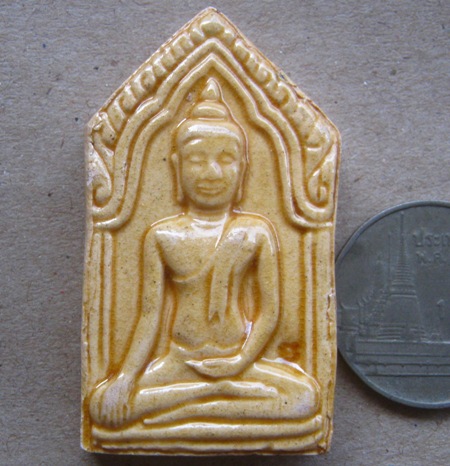 ขุนแผนเคลือบรุ่นแรก หลวงปู่ทิม วัดพระขาว จ.อยุธยา ปี2545ก้นอุดผงมีโค้ดนะด้านซ้ายมือ พร้อมกล่องเดิม