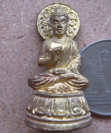 พระคันธารราษฎร์ ๕แผ่นดิน หลวงปู่เปลื้อง วัดลาดยาว จ.นครสวรรค์  อายุ 108ปี หมายเลข302+กล่อง