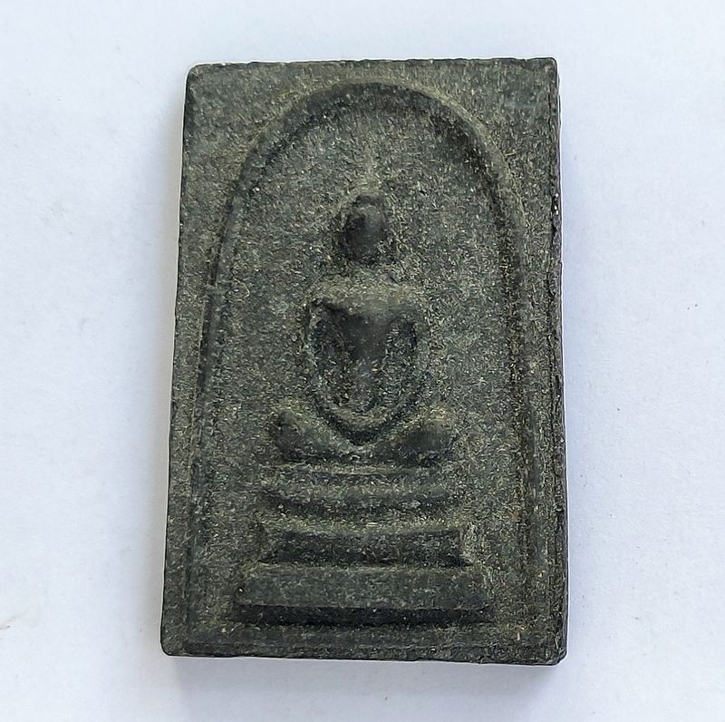 พระสมเด็จสิวลี เนื้อผงใบลาน พิมพ์เอวเล็ก หลวงพ่อกวย วัดโฆษิตาราม ปี 2515