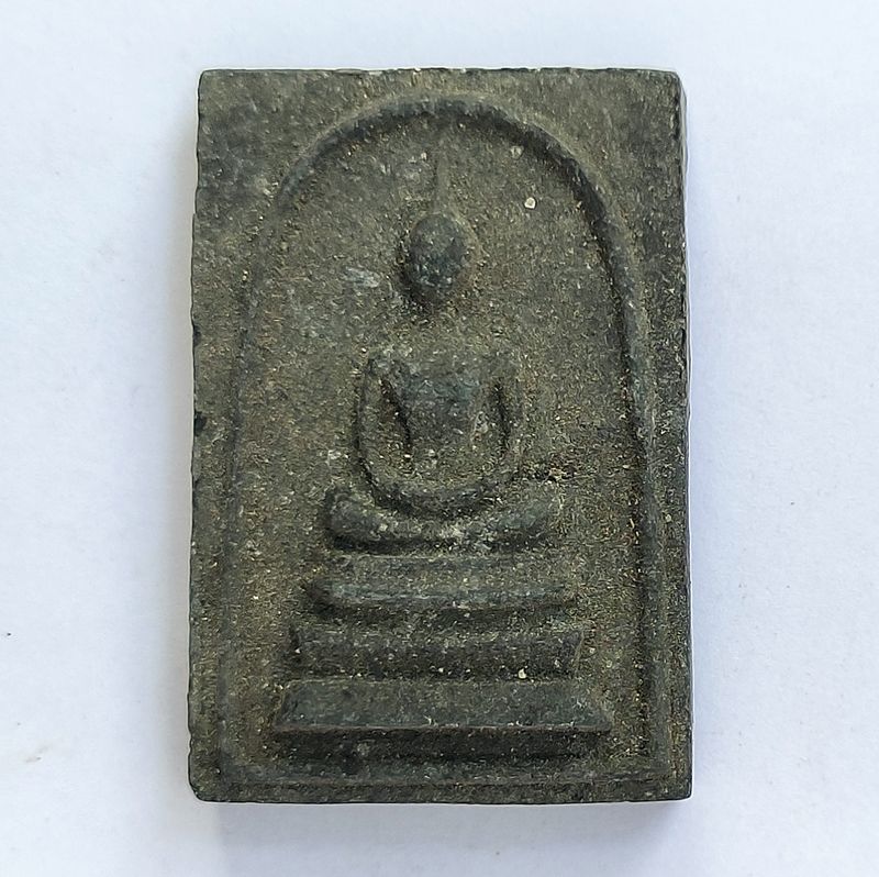 พระสมเด็จสิวลี เนื้อผงใบลาน พิมพ์เอวใหญ่ หลวงพ่อกวย วัดโฆษิตาราม ปี 2515