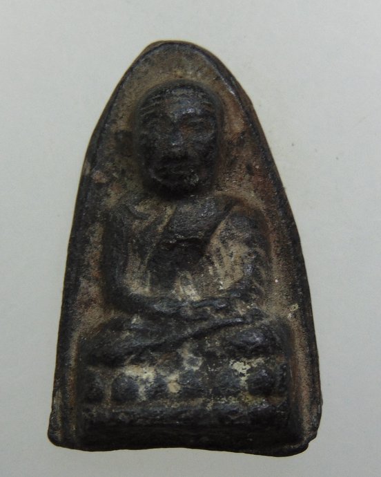 ๒๐ หลวงปู่ทวดเนื้อดินเผา วัดช้างให้ ปี 2513 (ผสมผงว่านหลวงปู่ทวด ปี2497) สร้างโดยพระครูใบฎีกาขาว