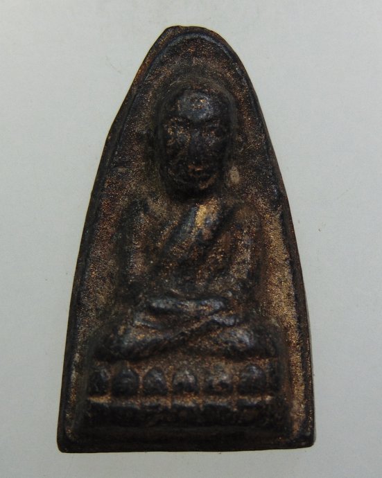 ๒๐ หลวงปู่ทวดเนื้อดินเผา วัดช้างให้ ปี 2513 (ผสมผงว่านหลวงปู่ทวด ปี2497) สร้างโดยพระครูใบฎีกาขาว
