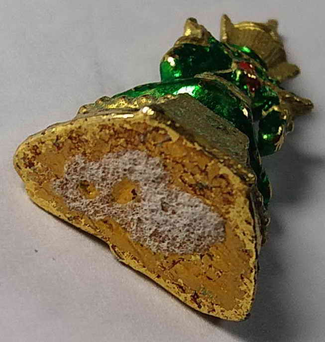 40 บาท รูปหล่อพระแก้วมรกต ใต้ฐานหล่อตัน มีคราบกาวติด แกะออกจากรถยนต์ครับ   box1