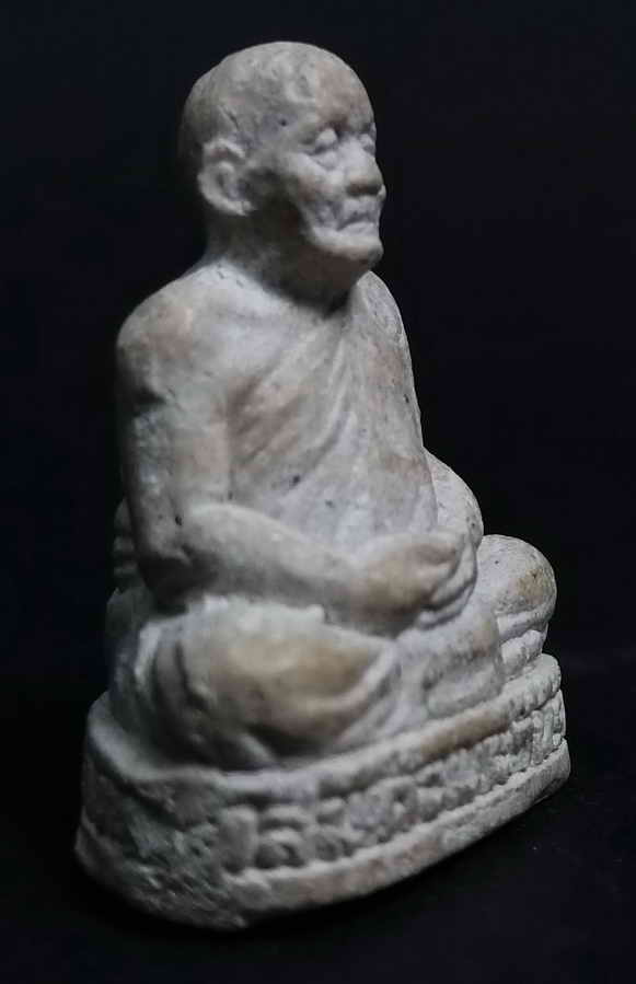 100  บาท รูปหล่อลอยองค์ เนื้อผง สมเด็จพระวันรัต  วัดเทพสิรินทราวาส  กดโค๊ต ที่สังฆาฏิ