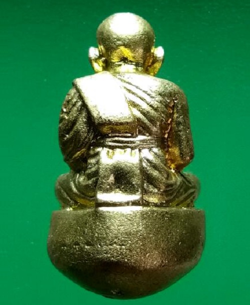 หลวงปู่ทวด วัดในหาน ภูเก็ต พิมพ์เบ้าทุบ เนื้อเปียกทอง ปี36 ตอก 4โค๊ต อ.นอง ปลุกเสก...เคาะเดียวแดง...