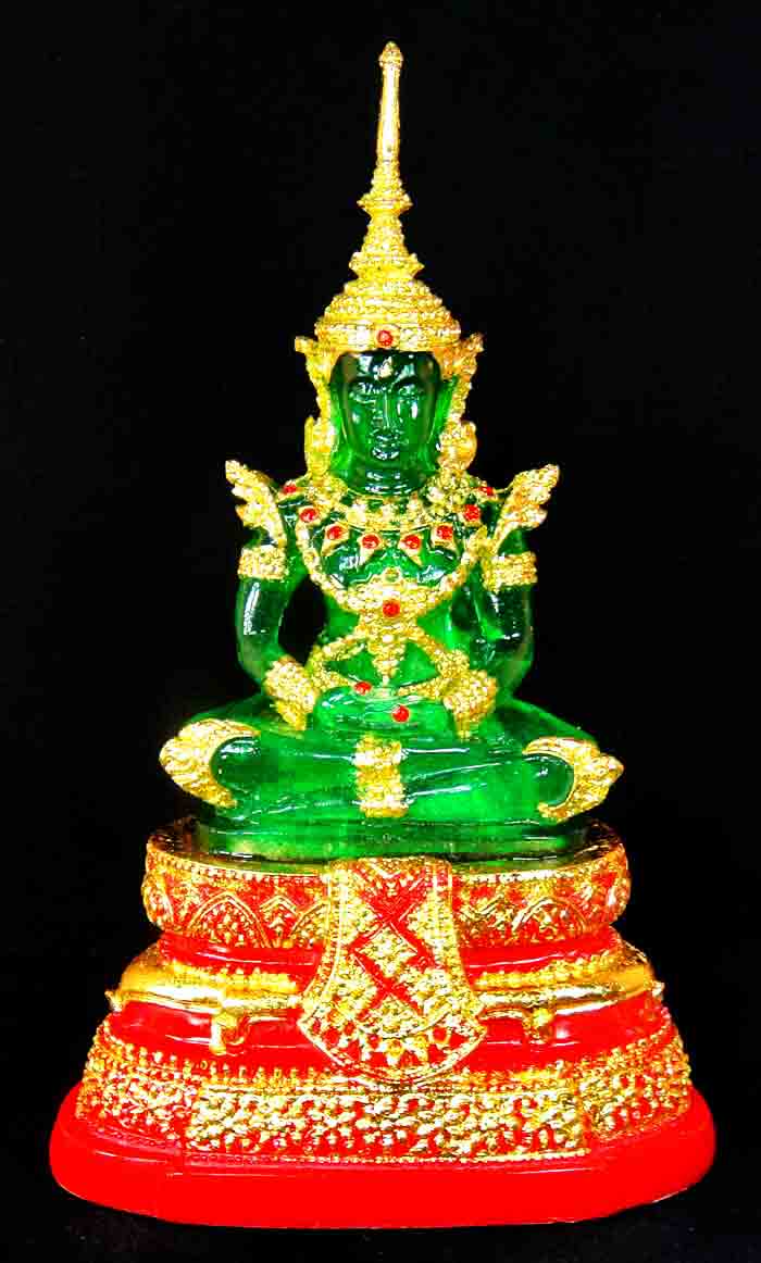 พระแก้วมรกต พิมพ์ทรงเครื่องฤดูร้อน ขนาดหน้าตักกว้าง 4.5 นิ้ว ฐาน 7 x 4.5 นิ้ว สูง 11 นิ้ว