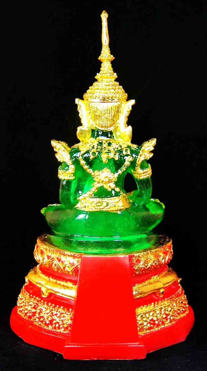 พระแก้วมรกต พิมพ์ทรงเครื่องฤดูร้อน ขนาดหน้าตักกว้าง 4.5 นิ้ว ฐาน 7 x 4.5 นิ้ว สูง 11 นิ้ว