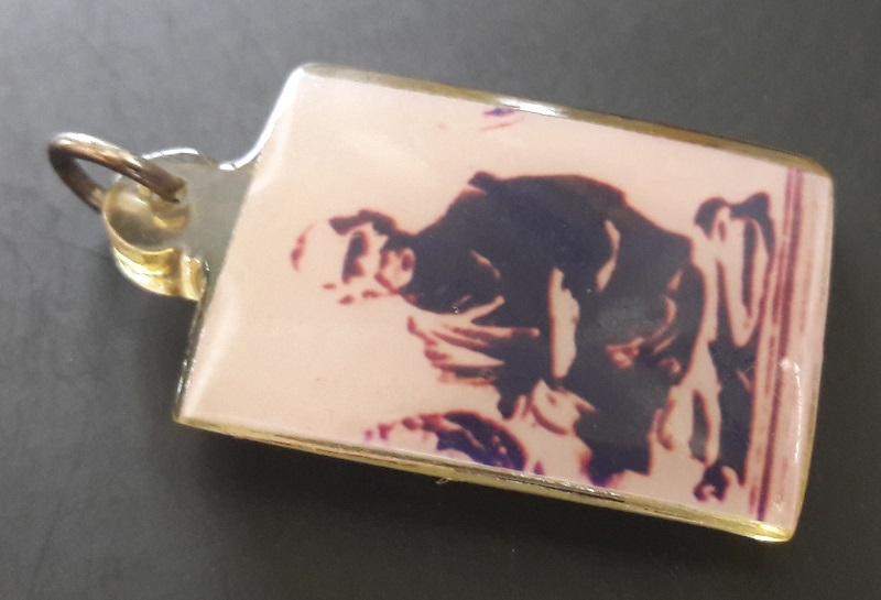 รูปถ่ายสมเด็จโตหลังยันต์ พร้อมเลี่ยม  