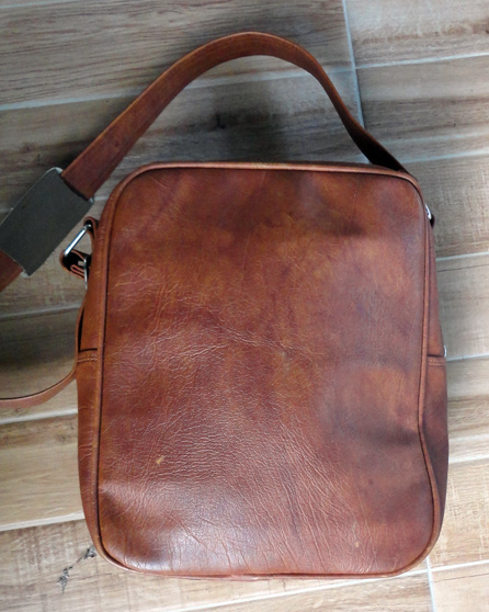 กระเป๋าสะพาย SAMSONITE ของแท้ ขนาดใส่เอกสาร,โน๊ตบุคหรือของใช้อื่นๆหรือใช้สะพายเดินทาง ทำใน MEXICO