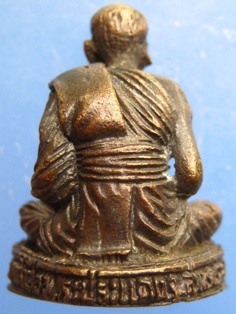 รูปหล่อ หลวงพ่ออยู่ วัดบางหัวเสือ จ.สมุทรปราการ