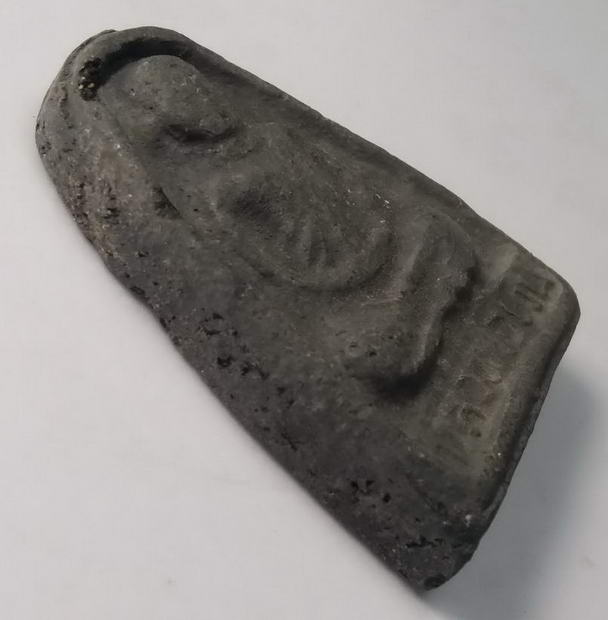 องค์ที่ 3  พระเนื้อดินเผาผสมผงใบลาน รูปเหมือน หลวงพ่อเงิน วัดบางคลาน จังหวัดพิจิตร ไม่ทราบปีที่สร้าง