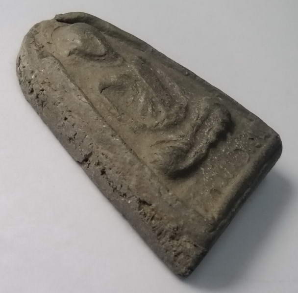 องค์ที่ 1  พระเนื้อดินเผาผสมผงใบลาน รูปเหมือน หลวงพ่อเงิน วัดบางคลาน จังหวัดพิจิตร ไม่ทราบปีที่สร้าง