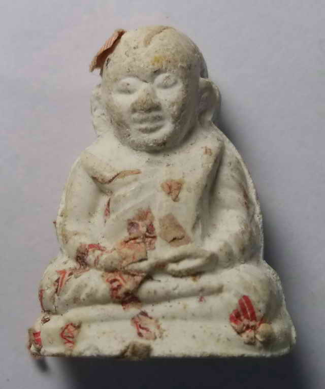 30 บาท พระผงลอยองค์รูปเหมือน หลวงพ่อเงิน วัดบางคลาน จังหวัดพิจิตร เนื้อผงผสมธนบัตร