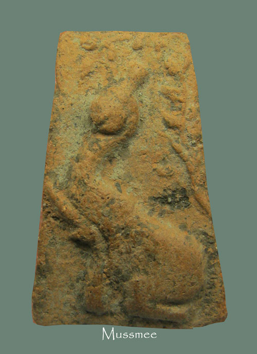 พระกรุวัดราชนัดดา (พิมพ์ช้างถวายน้ำผึ้ง ) อีก 1 พิมพ์ที่หายากครับ  เคาะเดียว 