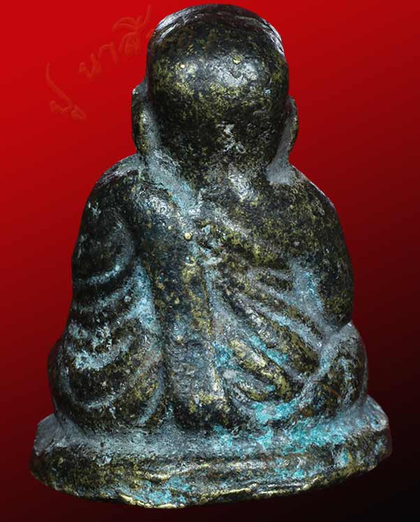  หล่อโบราณ หลวงพ่อเงิน   รุ่นปืนเเตก พิมพ์เศียรโต  วัดบางคลาน จังหวัดพิจิตร