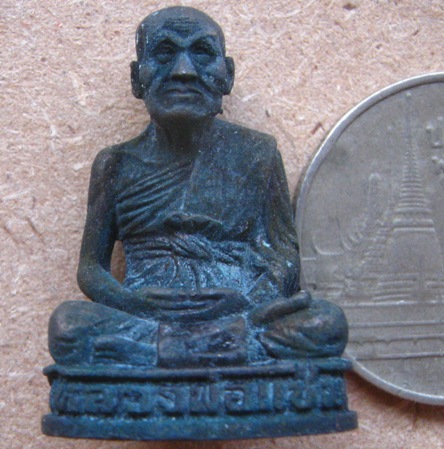 รูปเหมือน(อุดกริ่ง)หลวงพ่อแช่ม วัดฉลอง จ.ภูเก็ต ปี2538 รุ่น แขนทะลุ เนื้อโลหะผสมรมดำ พร้อมกล่องเดิม