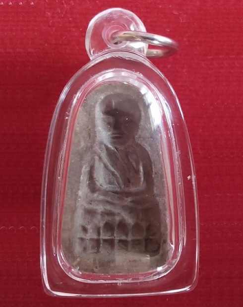 หลวงปู่ทวด วัดห้วยมงคล หลังแบบ ปี42 เนื้อผงว่าน108...เคาะเดียวแดง....