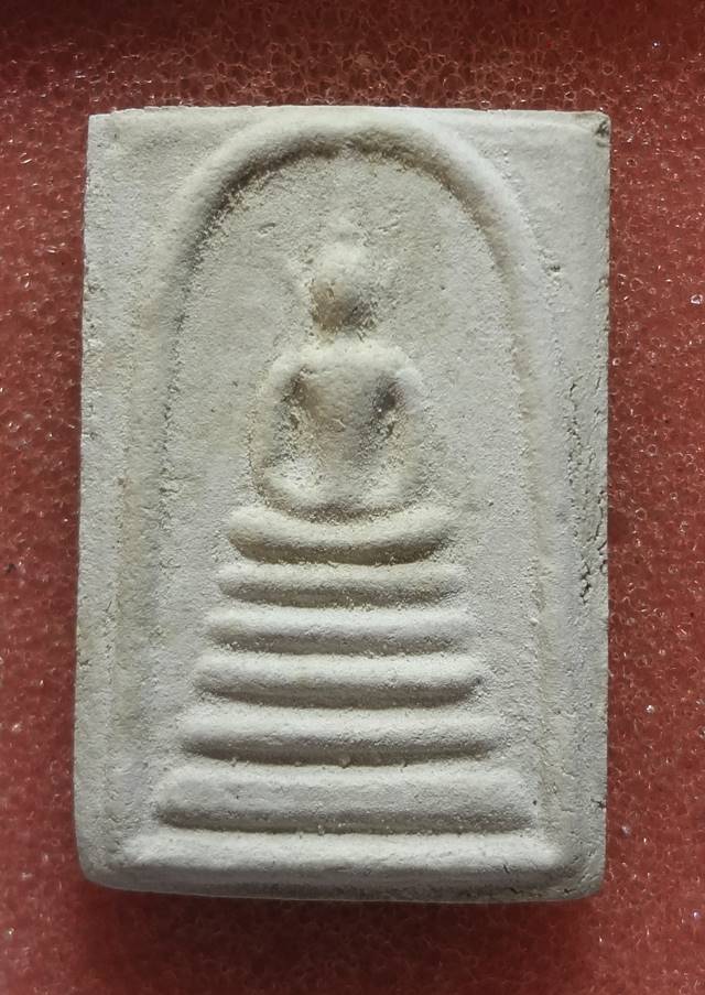 พระสมเด็จ วัดเกษไชโย รุ่นประวัติศาสตร์ ปี 2531 กล่องเดิม ๆ ครับ ( บนห้าง องค์ละพันกว่าแล้วนะครับ รีบ