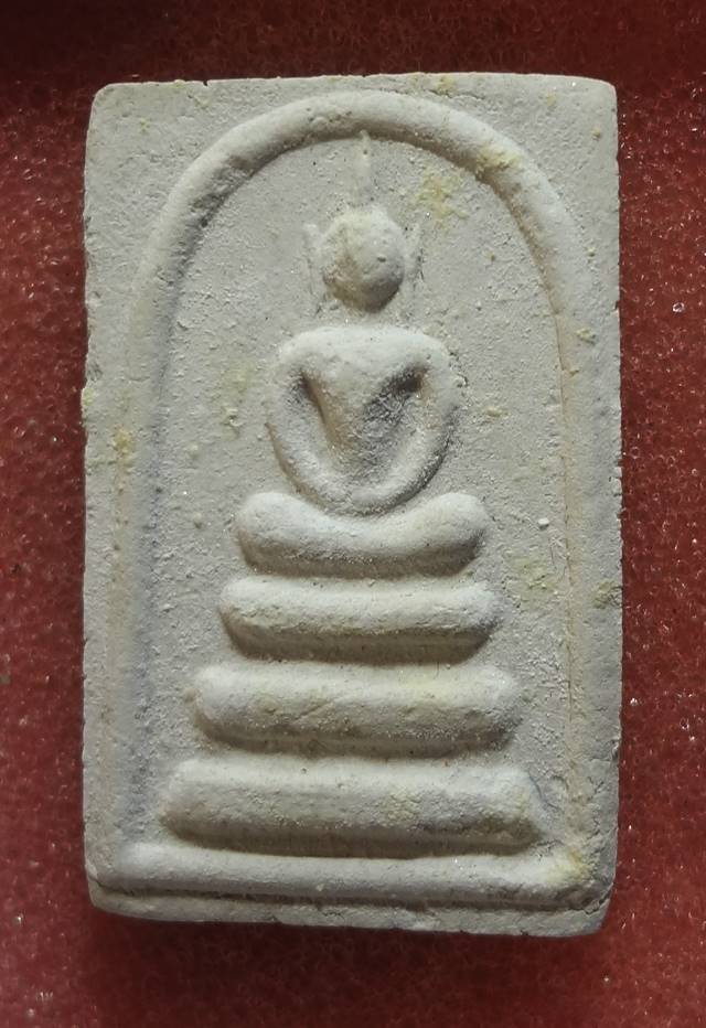 พระสมเด็จ วัดเกษไชโย รุ่นประวัติศาสตร์ ปี 2531 กล่องเดิม ๆ ครับ ( บนห้าง องค์ละพันกว่าแล้วนะครับ รีบ