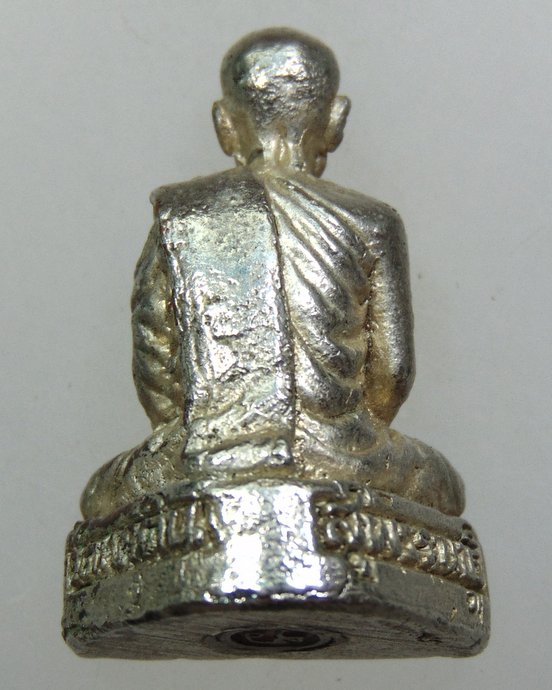 ๒๐ รูปหล่ออุดกริ่ง หลวงพ่อเสือดำ (พระทวีศักดิ์ ชุตินฺธโร ) ออกวัดเขาดิน จ.สุพรรณบุรี ปี๕๕