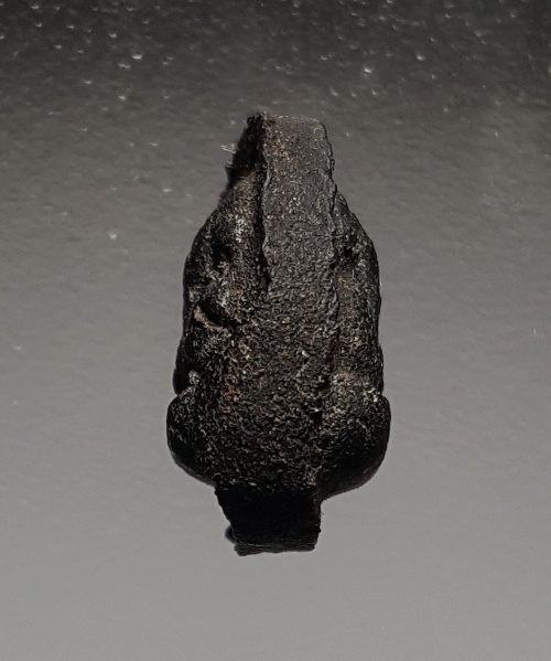 ปืดตาจิ๋ว 2 หน้า หลวงปู่เฮี้ยง วัดป่า ปี09 เนื้อผงคลุกรัก หายาก