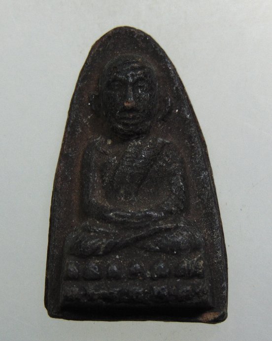 ๒๐ หลวงปู่ทวดเนื้อดินเผา วัดช้างให้ ปี 2513 (ผสมผงว่านหลวงปู่ทวด ปี2497) สร้างโดยพระครูใบฎีกาขาว
