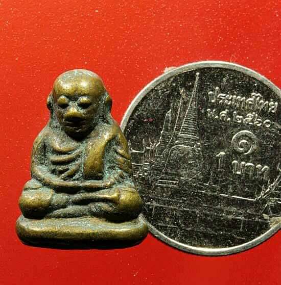 	รูปหล่อ หลวงพ่อเงิน วัดบางคลาน ปี28 รุ่น ปืนแตก พิมพ์แจกแม่ครัว คากล่องเดิมๆ มีคราบเบ้าและคราบเนื้อ