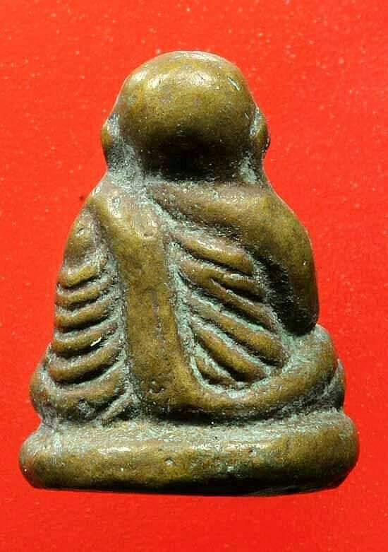 	รูปหล่อ หลวงพ่อเงิน วัดบางคลาน ปี28 รุ่น ปืนแตก พิมพ์แจกแม่ครัว คากล่องเดิมๆ มีคราบเบ้าและคราบเนื้อ