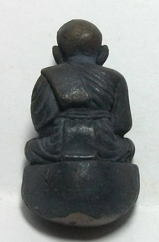 หลวงปู่ทวด เบ้าทุบ ผิวไฟ รุ่นแรก วัดในหาน ภูเก็ต ปี 2536 สภาพสวย ตอกโค๊ตที่ใต้ฐาน