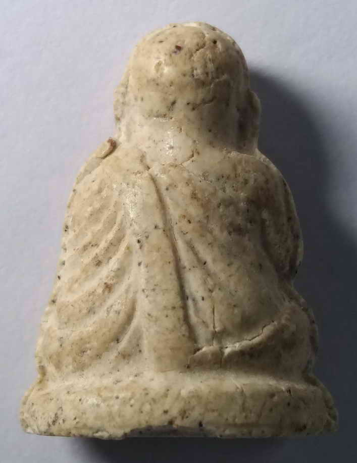 20 บาท รูปหล่อลอยองค์ เนื้อผงหลวงพ่อเงิน วัดบางคลาน จังหวัดพิจิตร ไม่ทราบปีที่สร้าง  เก่าครับ