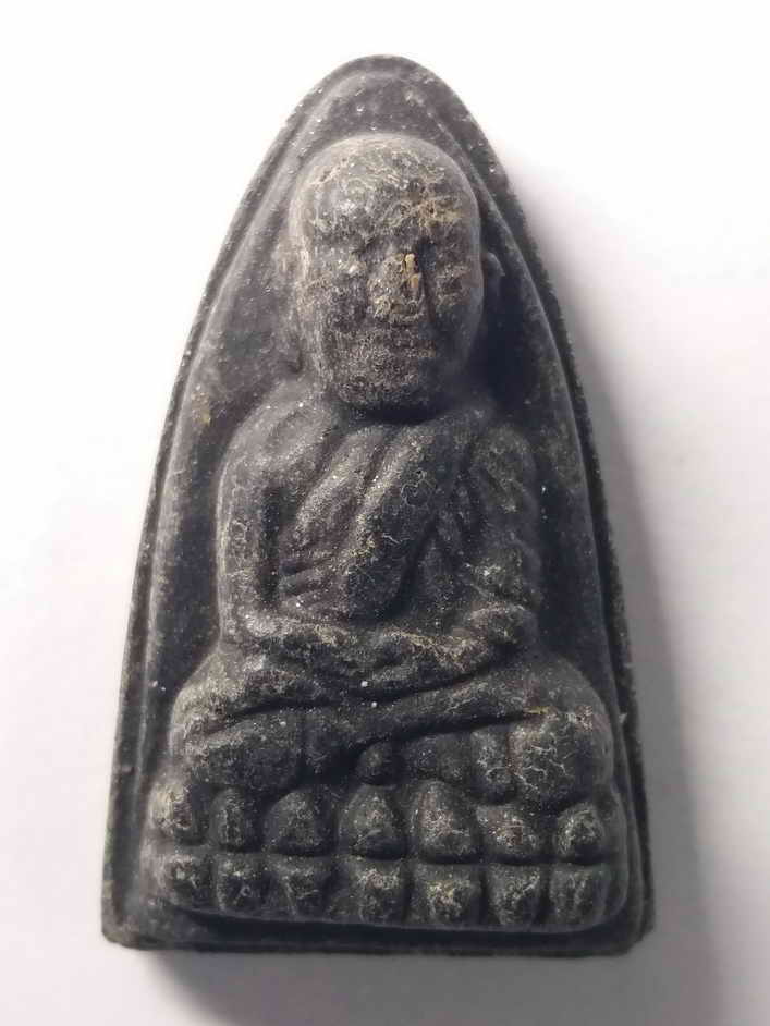 20 บาท หลวงปู่ทวดเนื้อผงใบลาน ออกวัดโพธิ์เรียง กรุงเทพฯ สร้างปี 2558   