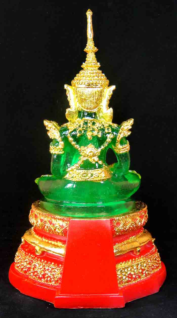 พระแก้วมรกต พิมพ์ทรงเครื่องฤดูร้อน ขนาดหน้าตักกว้าง 4.5 นิ้ว ฐาน 7 x 4.5 นิ้ว สูง 11 นิ้ว