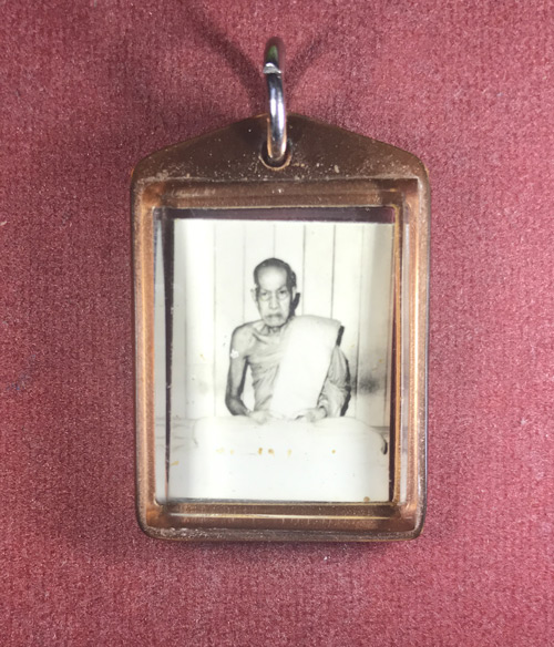 "เคาะเดียว" รูปถ่ายหลวงพ่อสงฆ์ วัดเจ้าฟ้าศาลาลอย ชุมพร ปี 2519