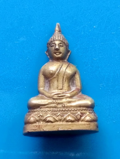 รูปหล่อหลวงพ่อโสธร ออกวัดพิกุลเงิน จ.นนทบุรี