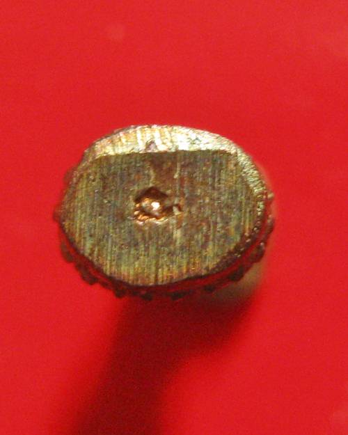 พระกริ่ง หลวงพ่อเกษม เนื้อเงิน พิมพ์เล็ก ตอกโค๊ตใต้ฐาน สวย ๆ ปี 38 หายากคะ